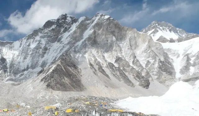 Nepal'de çığ düştü! 15 ölü