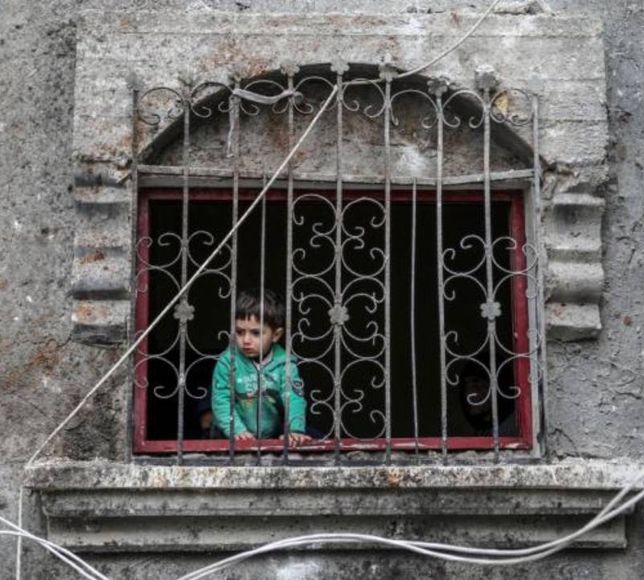 Gazze'de çocuklar açlıktan ölüyor