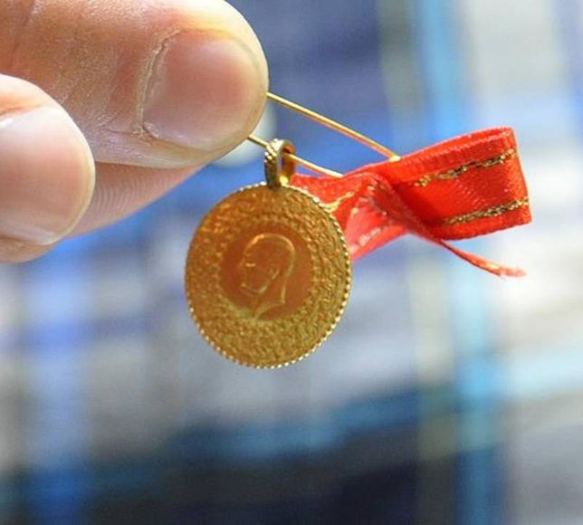 Altın fiyatlarında yeni rekor! Gram uçuşa geçti