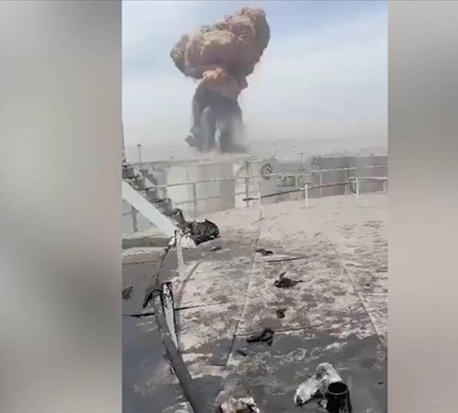 İran'da Bender Abbas Limanı'nda şiddetli patlama!