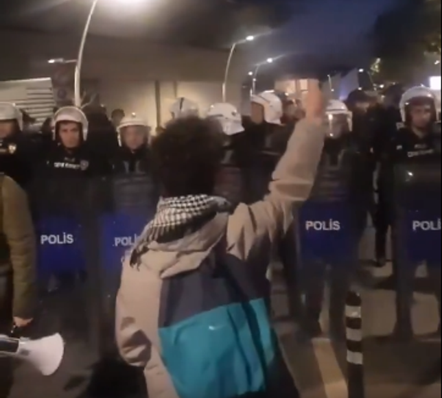 Maslak’ta İsrailli şarkıcı Linet'e protesto: Konser iptal edildi