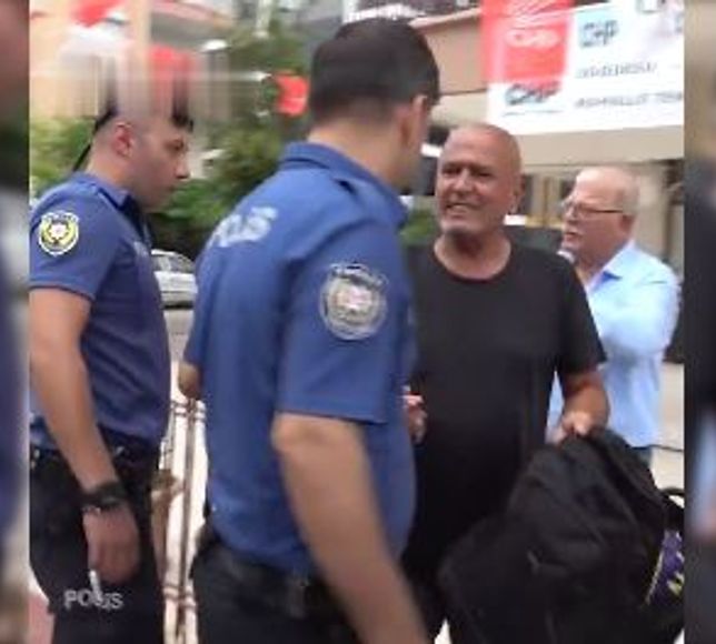 Rus turistin kaybolan akıllı saati CHP’nin mahalle temsilciliğinden çıktı