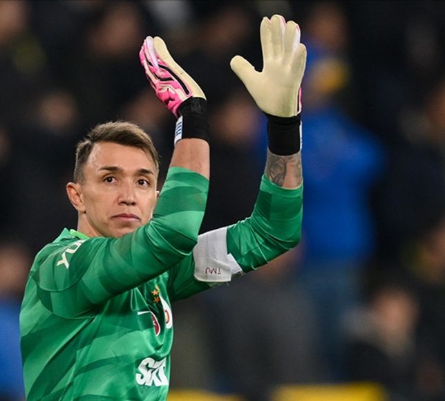 Muslera gidecek mi? Özbek'ten şampiyonluk sonrası açıklama