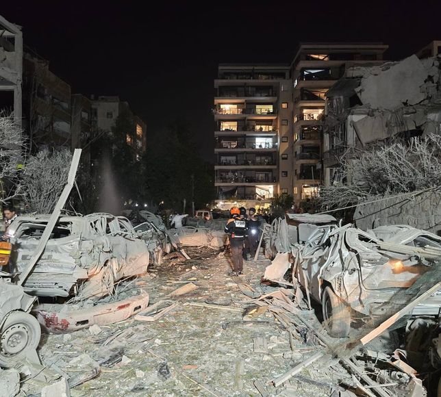 Tel Aviv alevler içinde! İran balistik füzelerle vurdu