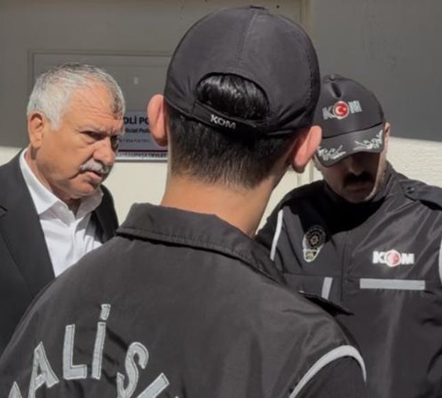 Adana Büyükşehir Belediye Başkanı Zeydan Karalar tutuklandı