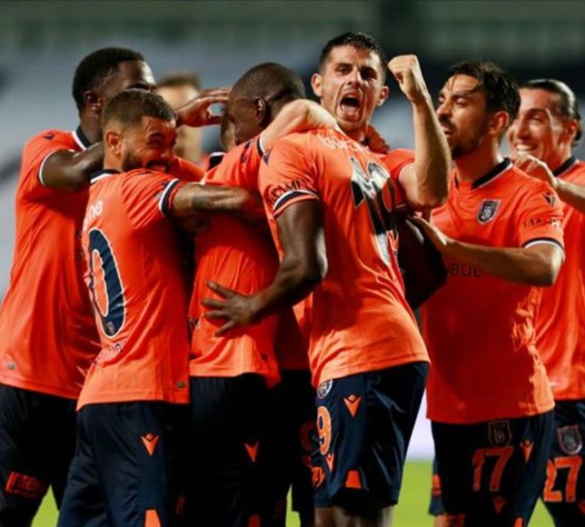 Başakşehir UEFA Konferans Ligi'nde play-off turuna yükseldi