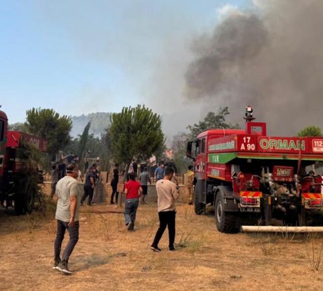 Çanakkale'de orman yangını! Havalimanı sivil uçuşlara kapatıldı