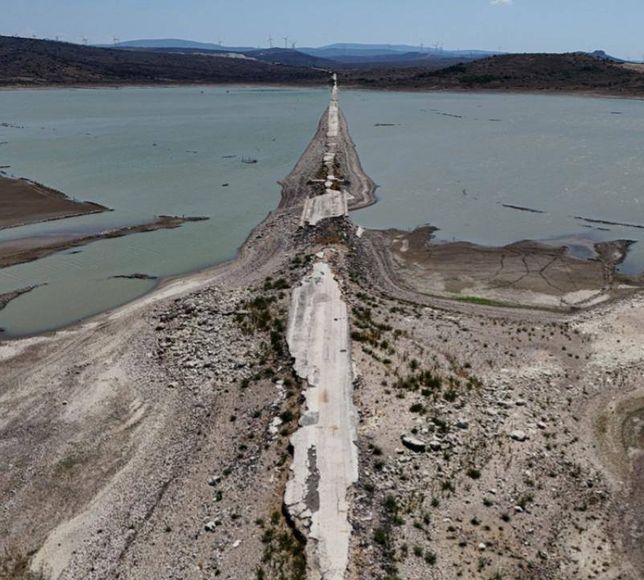 İzmir'de kuraklık alarmı! Eski İzmir-Çeşme kara yolu ortaya çıktı