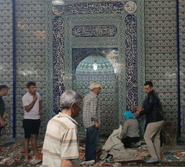 Mihrap tacı cemaatin üzerine düştü! Ölü ve yaralılar var