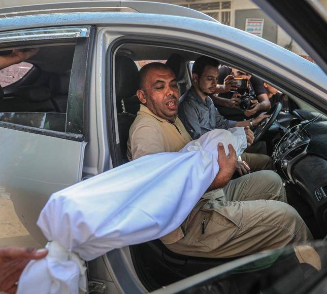 Katil İsrail ateşkese rağmen Gazze'ye saldırılarını sürdürüyor