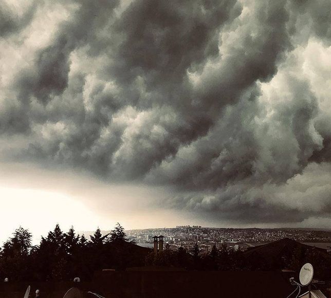 İstanbul için fırtına, sağanak ve kar uyarısı