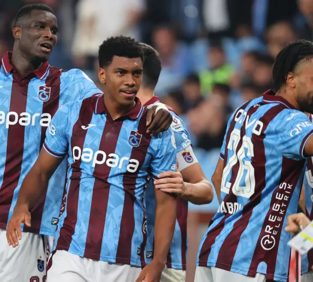 Trabzonspor evinde yıkıldı