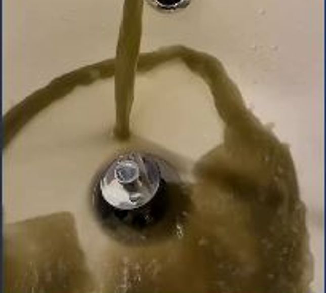 Kadıköy’ün musluklarından rezalet akıyor! Sosyal medya fenomeninden İBB'ye tepki