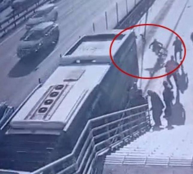 İstanbul'da metrobüs faciası! Engelli yolcu vefat etti