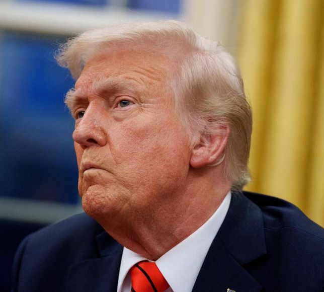 Trump köşeye sıkıştı: Epstein albümü sızdırıldı