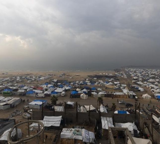 İsrail Gazze'de çadırları ve okulları bombaladı!