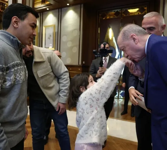 Başkan Erdoğan Külliye'de Hind Receb'in ailesini kabul etti