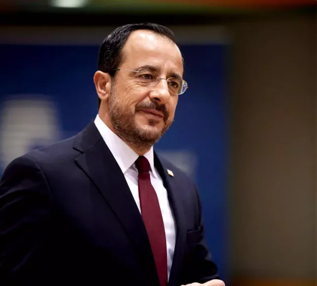 Rum lider Türkleri katledenleri kahraman ilan etti