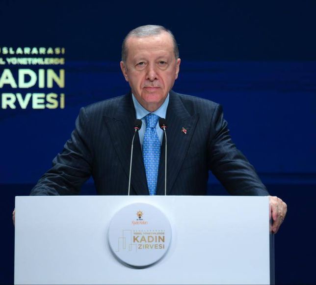 Erdoğan: Belediyelerde hizmet değil reklam öne çıktı