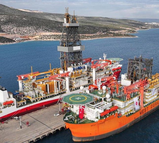 Türkiye'nin yeni sondaj gemileri yan yana geldi