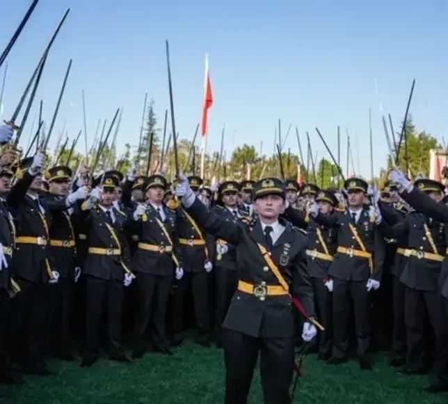 Kılıç çekip korsan yemin etmişlerdi! Mahkeme karar verdi