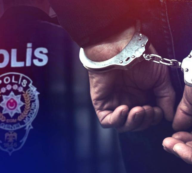 Kırmızı Bültenle aranan suçlular yakalanarak Türkiye'ye getirildi