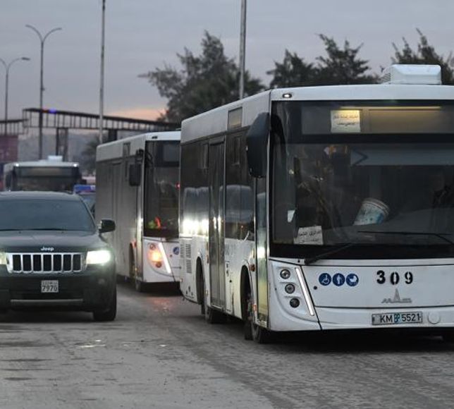 Halep'teki teröristler otobüslerle Tabka'ya gönderildi