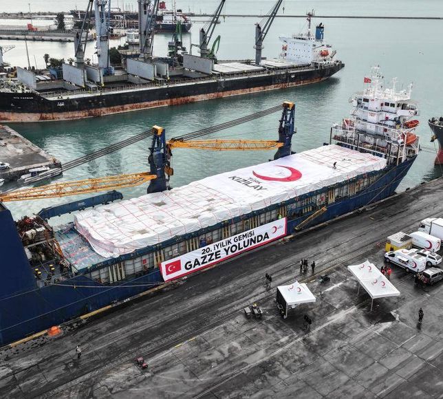 Kızılay'ın 20. 'İyilik Gemisi' Gazze'ye uğurlandı