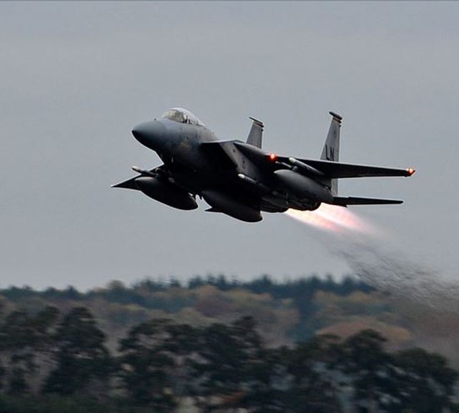 ABD Suriye'de DEAŞ hedeflerini bombaladı