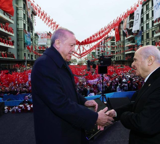 Bahçeli: Devlet-millet devasa felakete karşı aynı safa katıldı