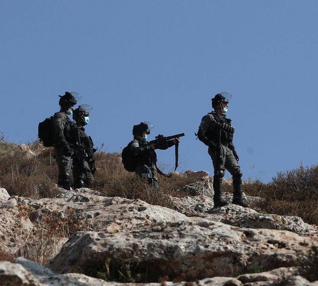 Katil İsrail Al Jazeera ekibine ateş açtı