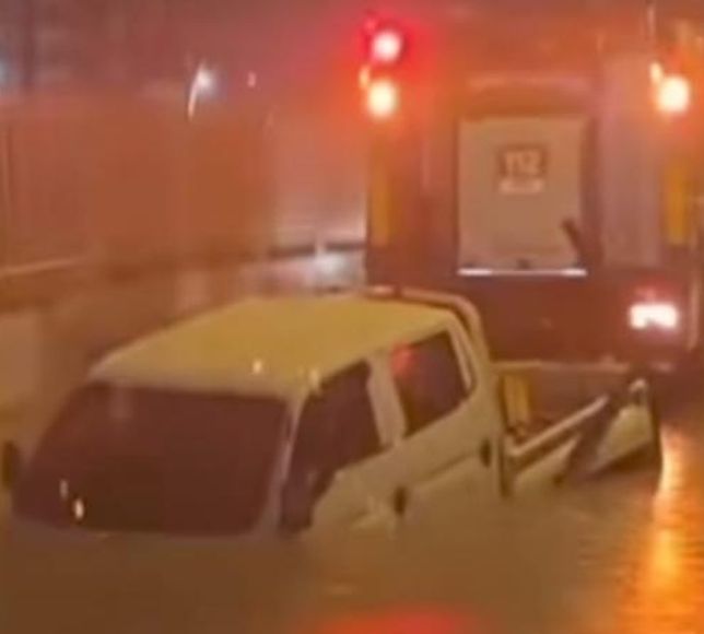 Alt geçitte facia! Mahsur kalan sürücü öldü