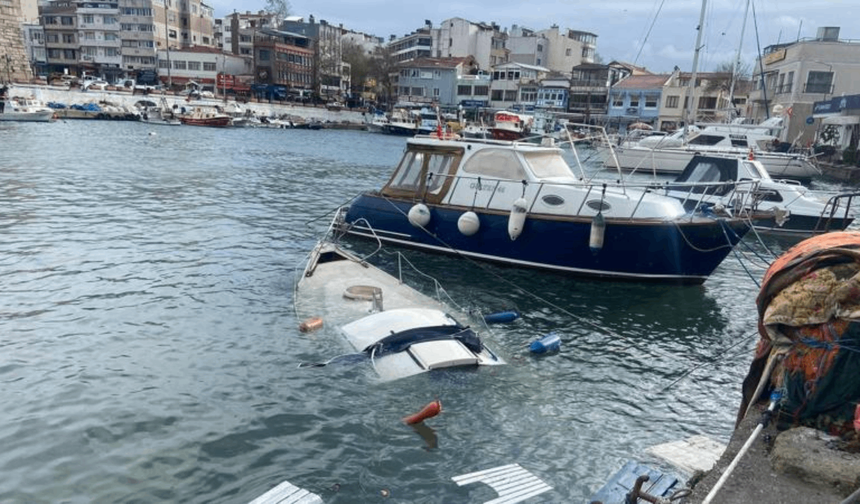 Çanakkale'de kuvvetli yağış: 8 metrelik tekne battı