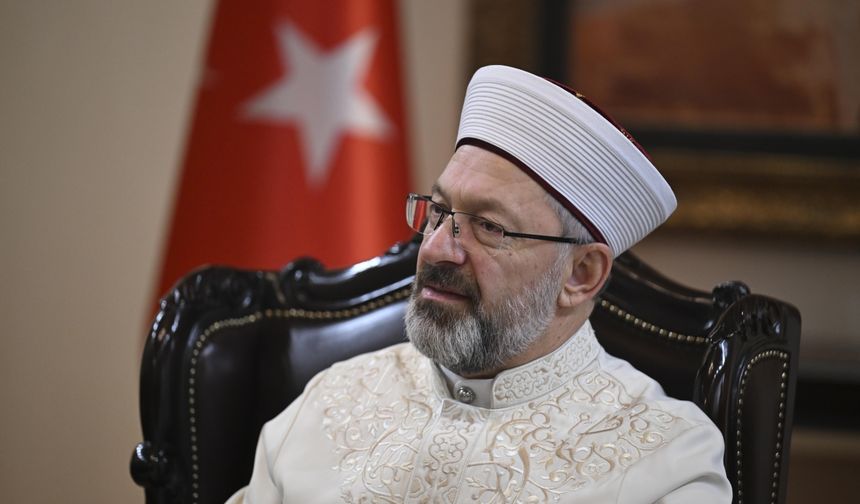 Diyanet İşleri Başkanı Erbaş, İspanya'dan at sırtında hac yolculuğuna çıkan hacı adayları ile görüştü
