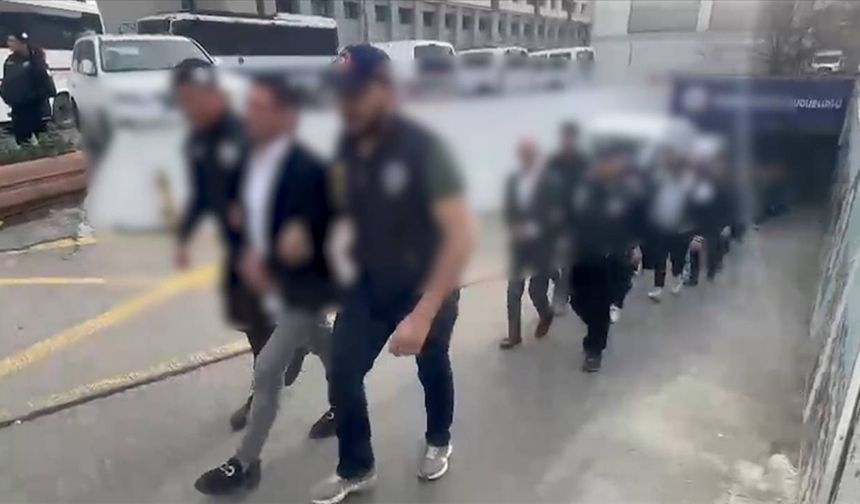 Mersin'de 'yasa dışı bahis ve dolandırıcılık' operasyonunda 29 şüpheli tutuklandı