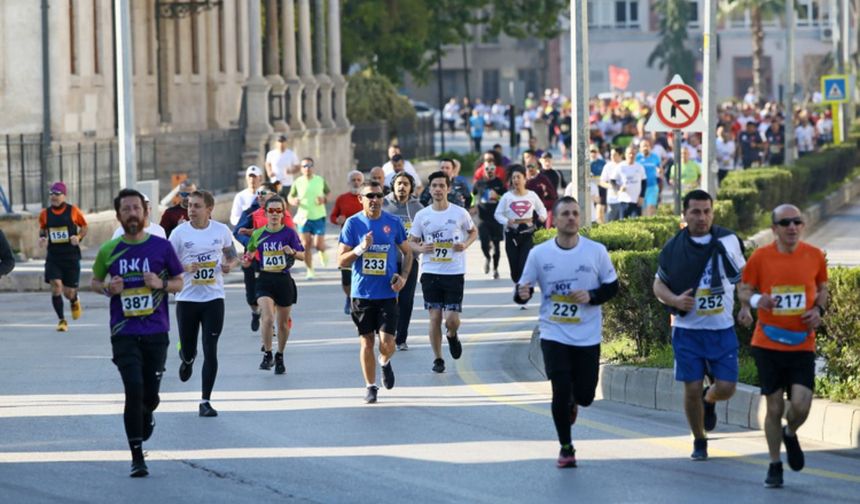 Portakal Çiçeği Karnavalı'nın halk ve çocuk koşusu yapıldı