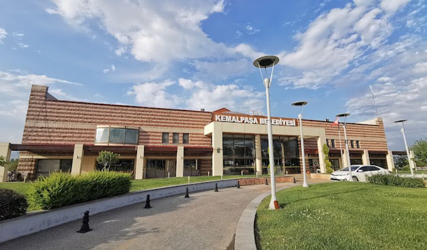 Kemalpaşa Belediye'sine usulsüzlük operasyonu: Başkan yardımcısı gözaltında!