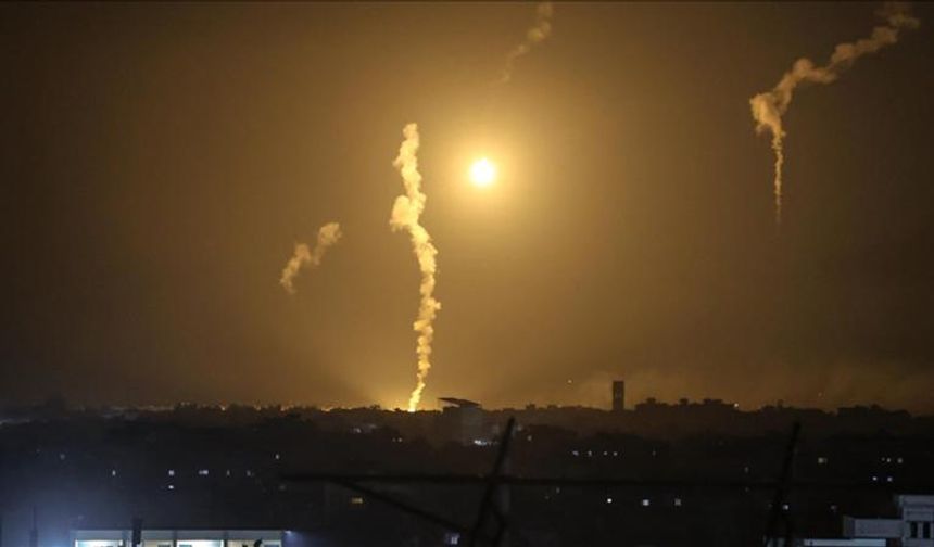 İsrail ordusundan, Gazze Şeridi'nde 16 bölgede yeni saldırı ve sürgün tehdidi