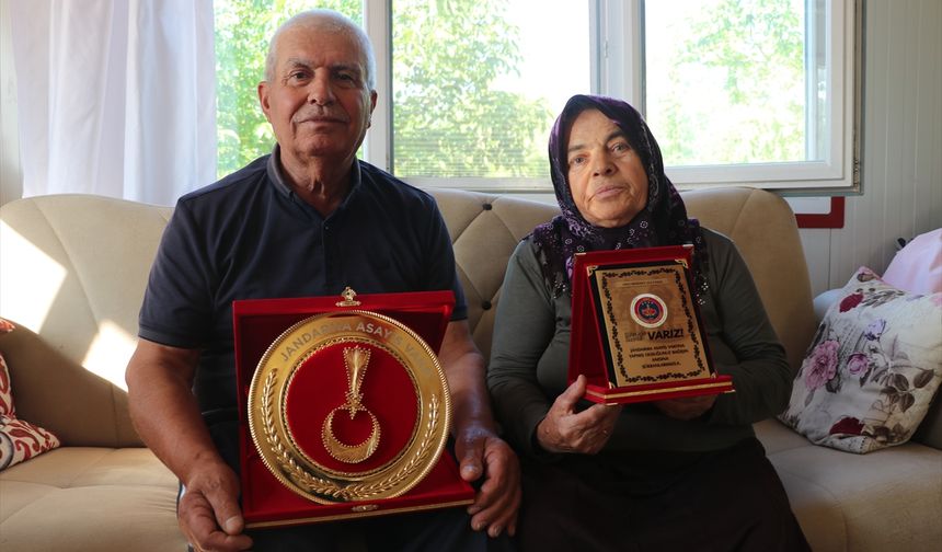 Burdur'da yaşlı çift arazilerini jandarmaya bağışladı