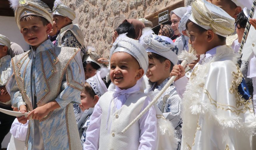 Çankırı'da 41 çocuk için toplu sünnet şöleni gerçekleştirildi