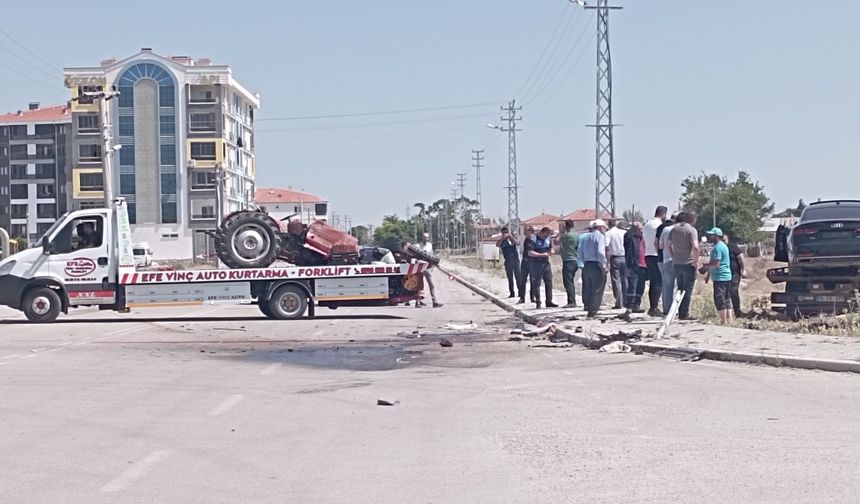 Karaman'da otomobil ile traktörün çarpıştığı kazada 1 kişi öldü