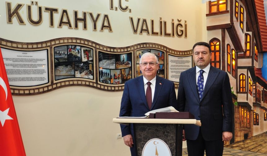 Milli Savunma Bakanı Güler, Kütahya Valiliğini ziyaret etti