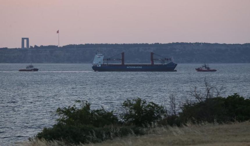 Çanakkale'de gemi arızalandı! Güvenli bölgeye çekildi