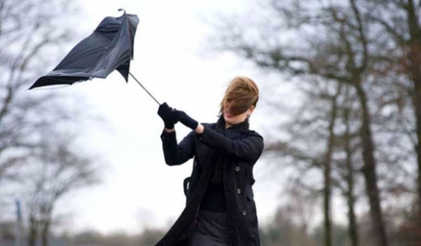 Konya'da şiddetli rüzgar hayatı olumsuz etkiledi