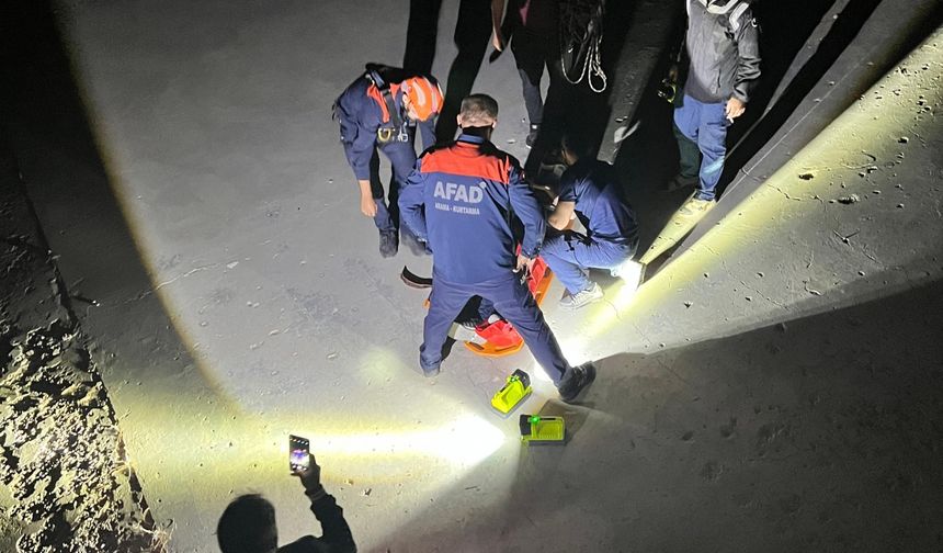 Baraj kenarındaki 4 metre yükseklikten düşen kişiyi AFAD kurtardı