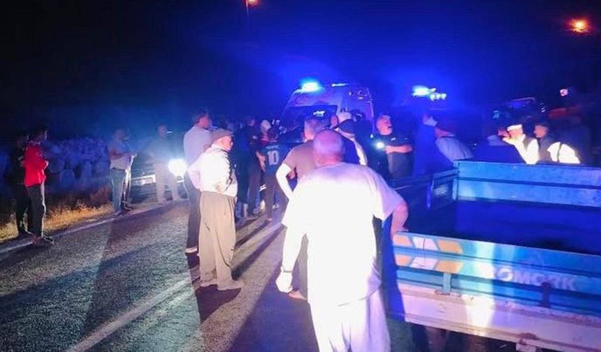 Düğünden dönenleri taşıyan minibüs devrildi: 15 yaralı