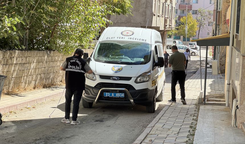 Elazığ'da otoparka pompalı tüfekle ateş edilmesi sonucu 1 kişi yaralandı