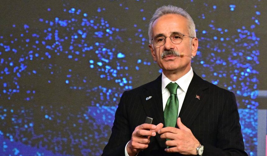 Ulaştırma ve Altyapı Bakanı Uraloğlu, Van'da partililerle buluştu