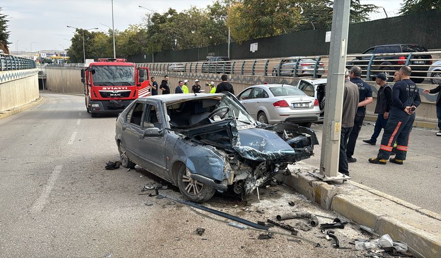 Elazığ'da zincirleme trafik kazasında 5 kişi yaralandı