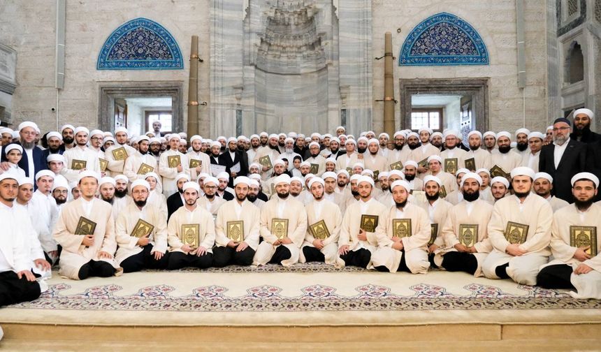 Fatih sokakları, 318 talebenin icazetiyle çiçek açtı